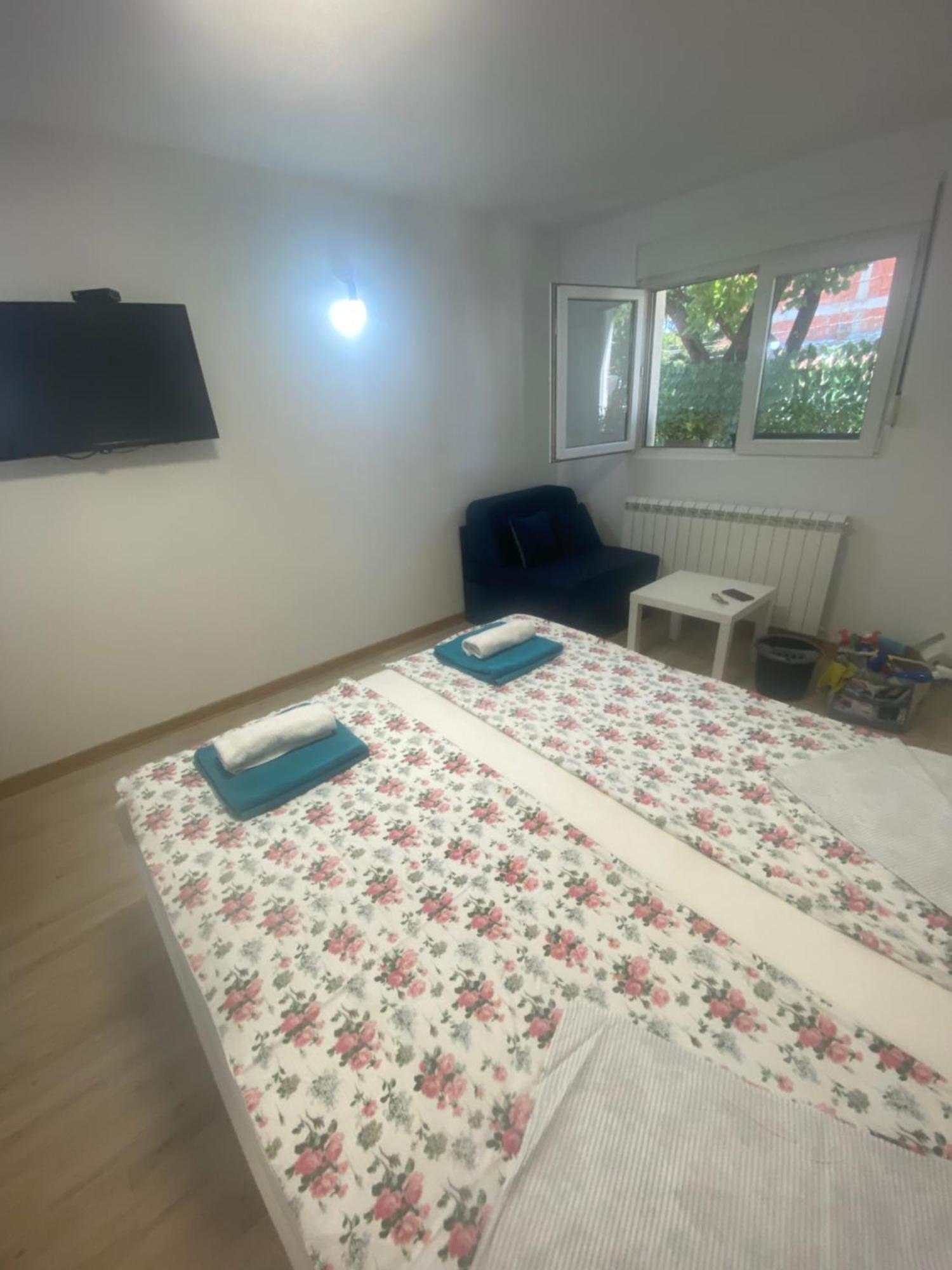 Garden Apartmani 3 Белград Экстерьер фото